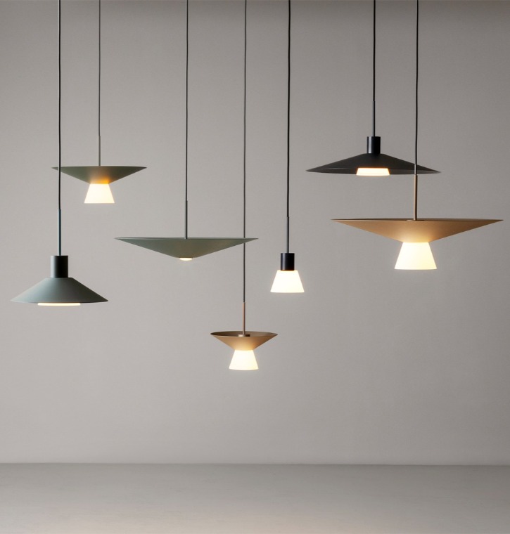 Estiluz_Belt_4144_4145_suspension_lamp_img_01.jpg