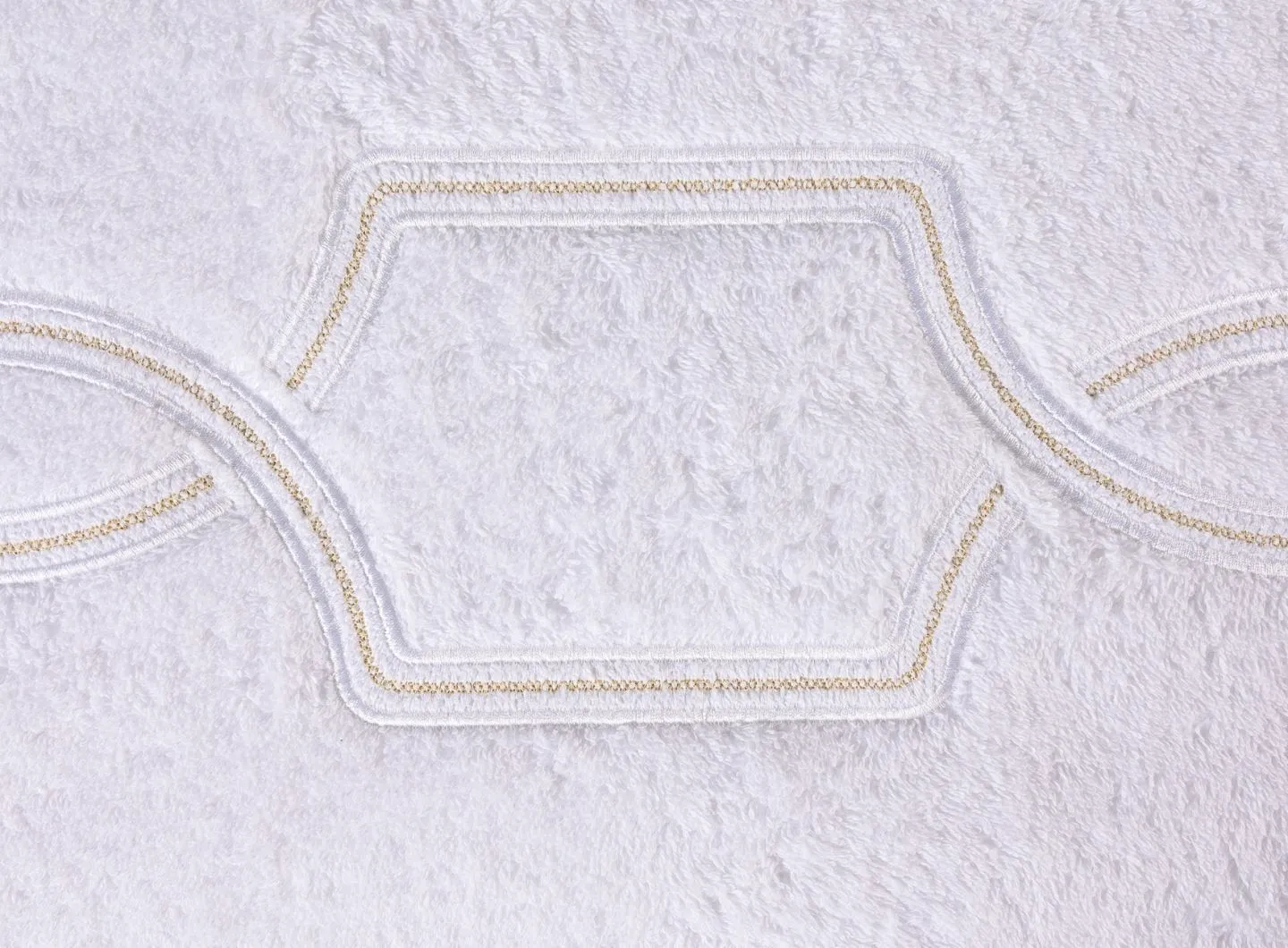 Rivolta Carmignani ROYAL Bath linen embroidery 