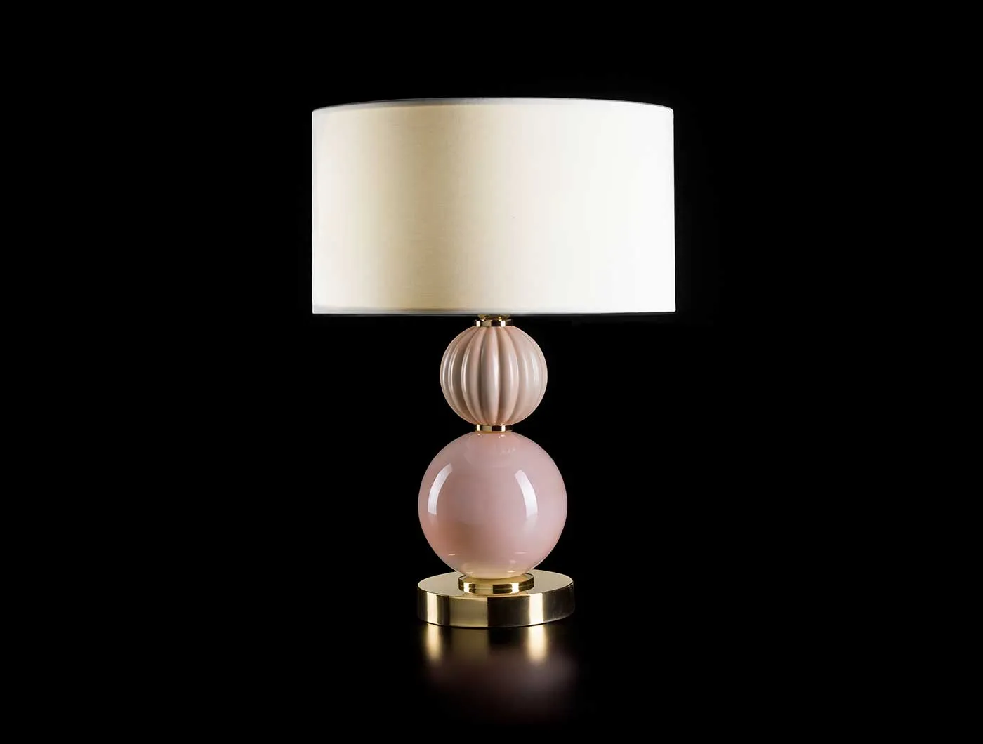 LADY V TABLE LAMP