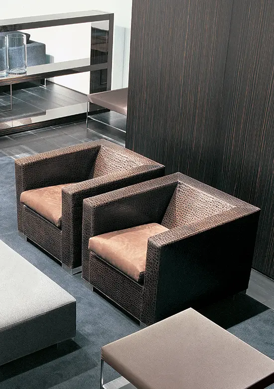 Suitcase armchair, Minotti