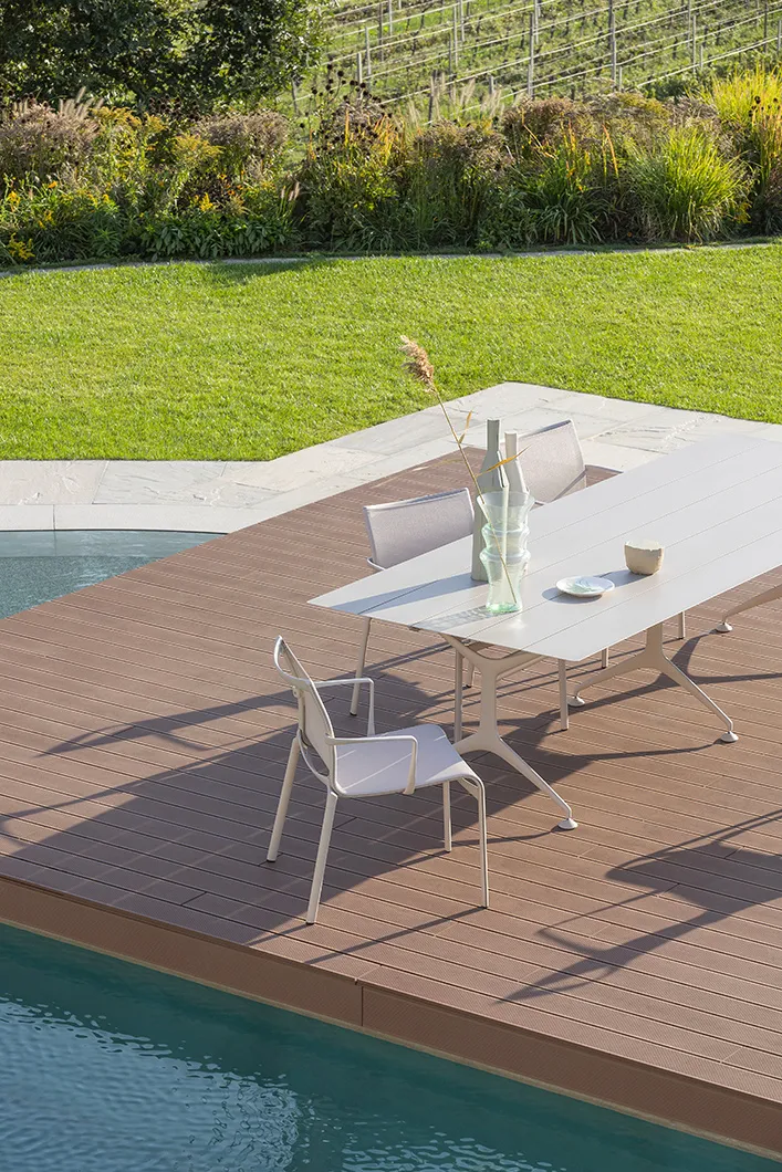 Frametable outdoor, designed by Alberto Meda