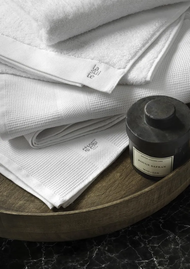 La Suite table linen collection