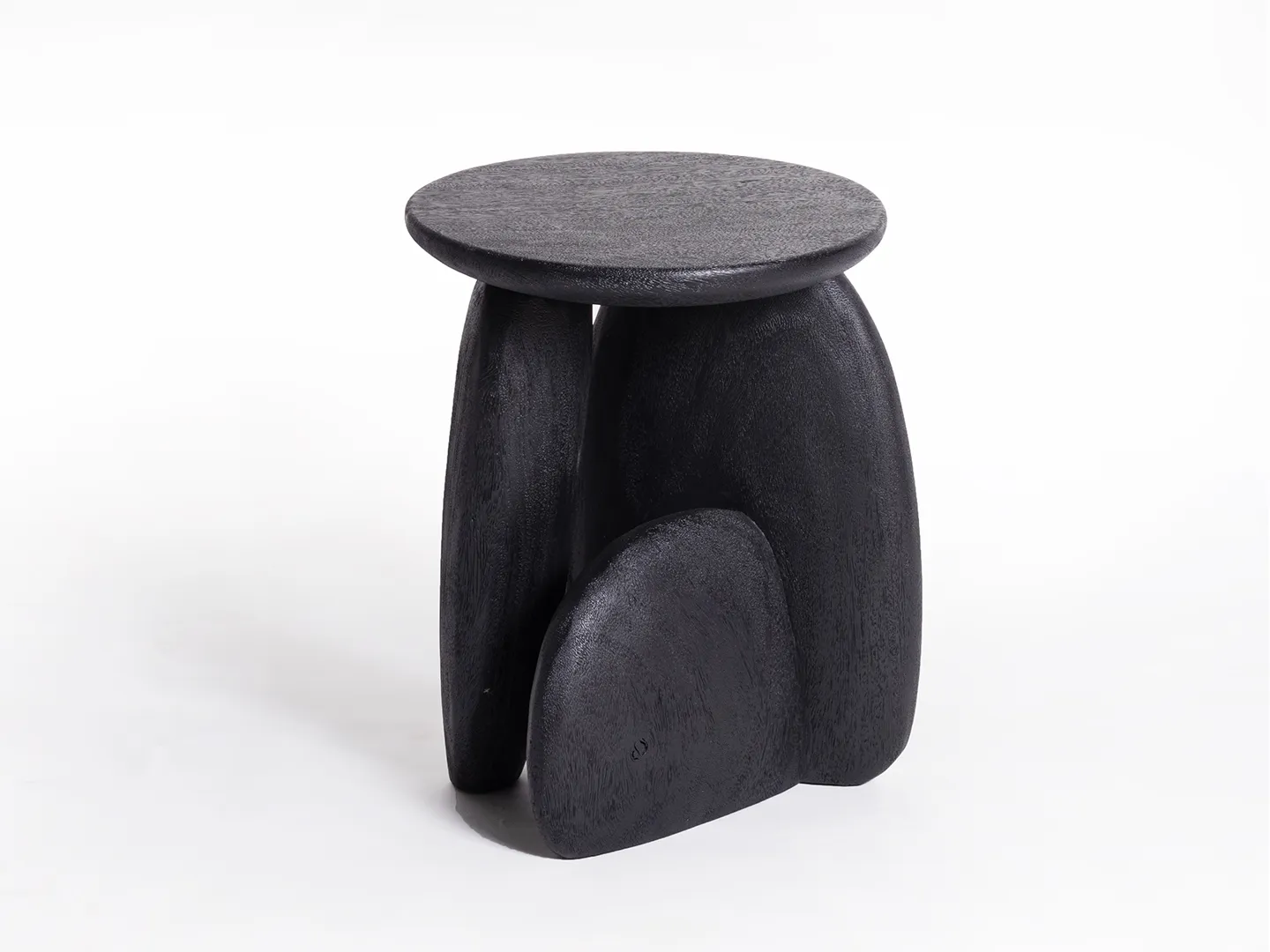 PEBBLE stool 02