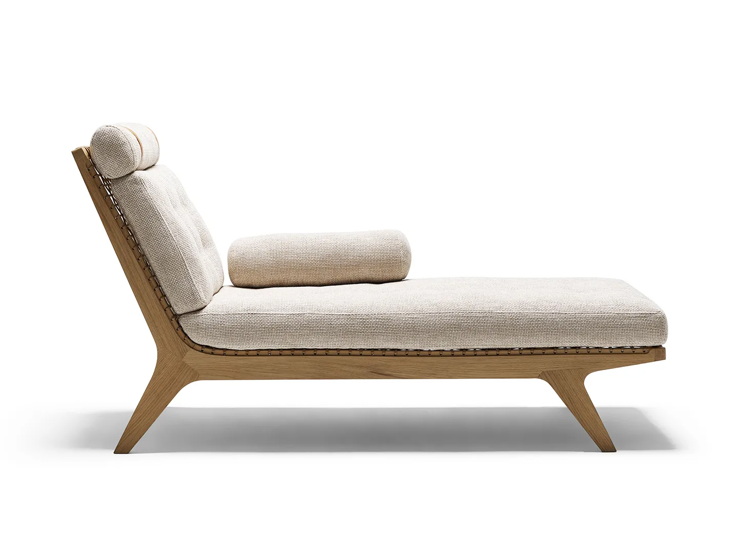 Klismos by Knoll –  Chaise Longue by Antonio Citterio, Ph. Federico Cedrone