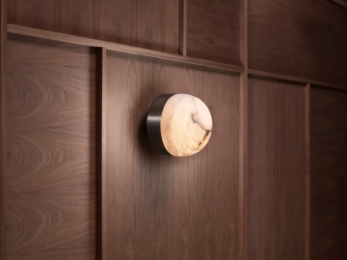 Lucid 300 Wall Light, Bronze