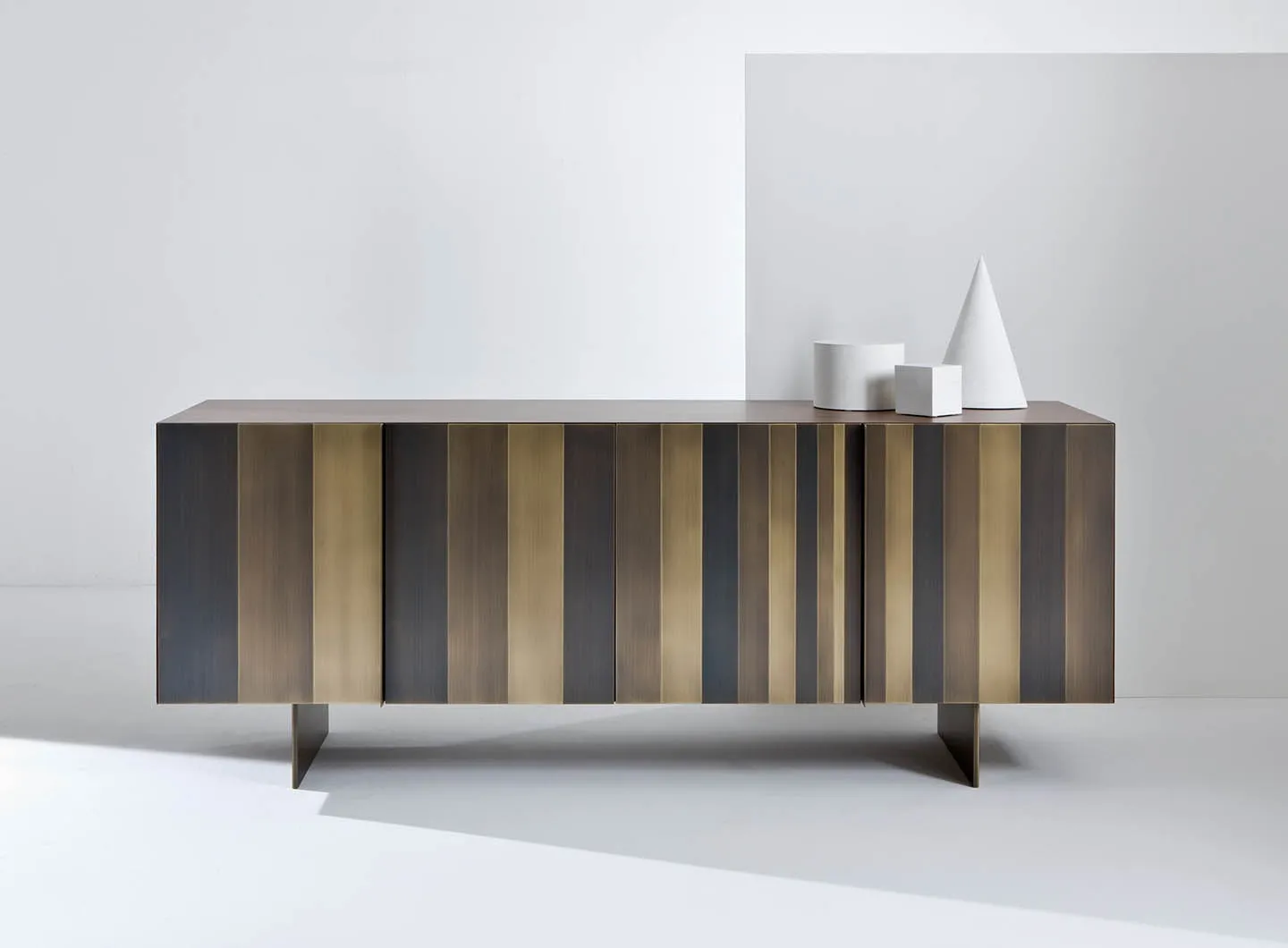 laurameroni_st12_metal_sideboard_03.jpg