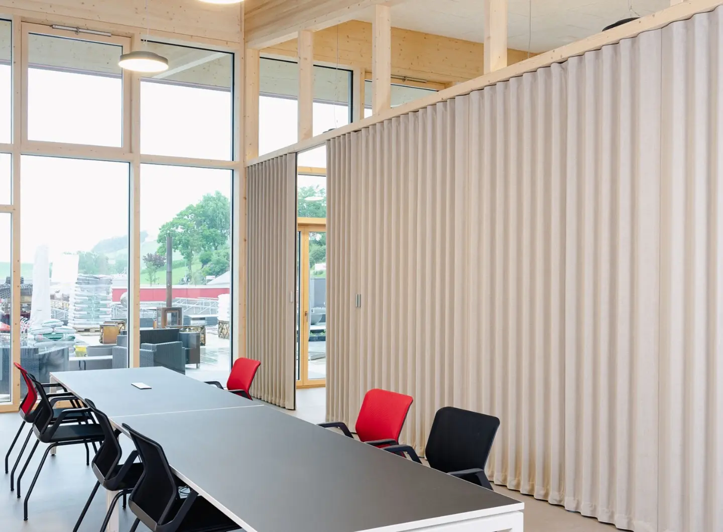 dooor_folding_textile_door_multiple_opening_2.jpg