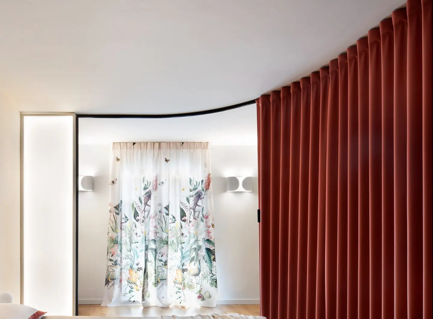 Dooor. Folding door with multiple opening