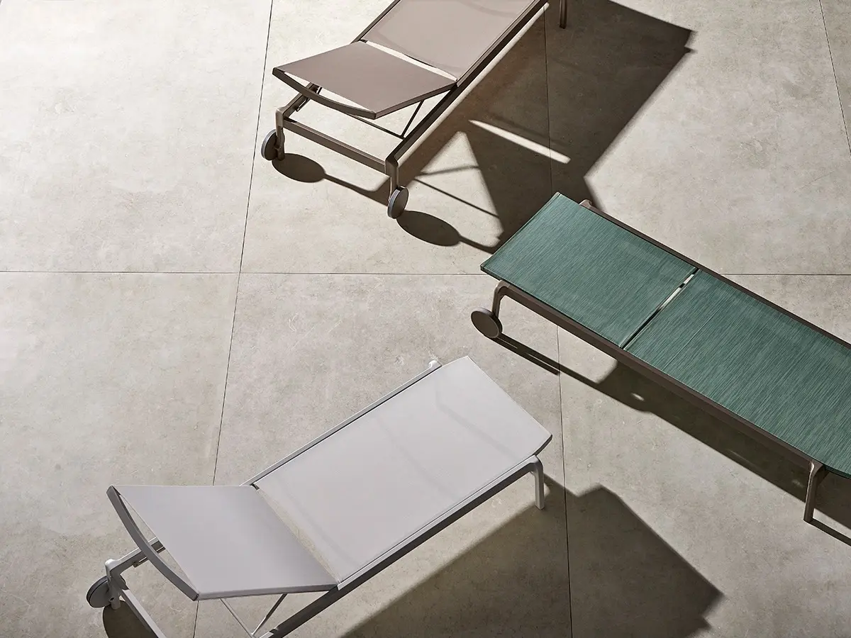 LAGO sun lounger. Ezpeleta