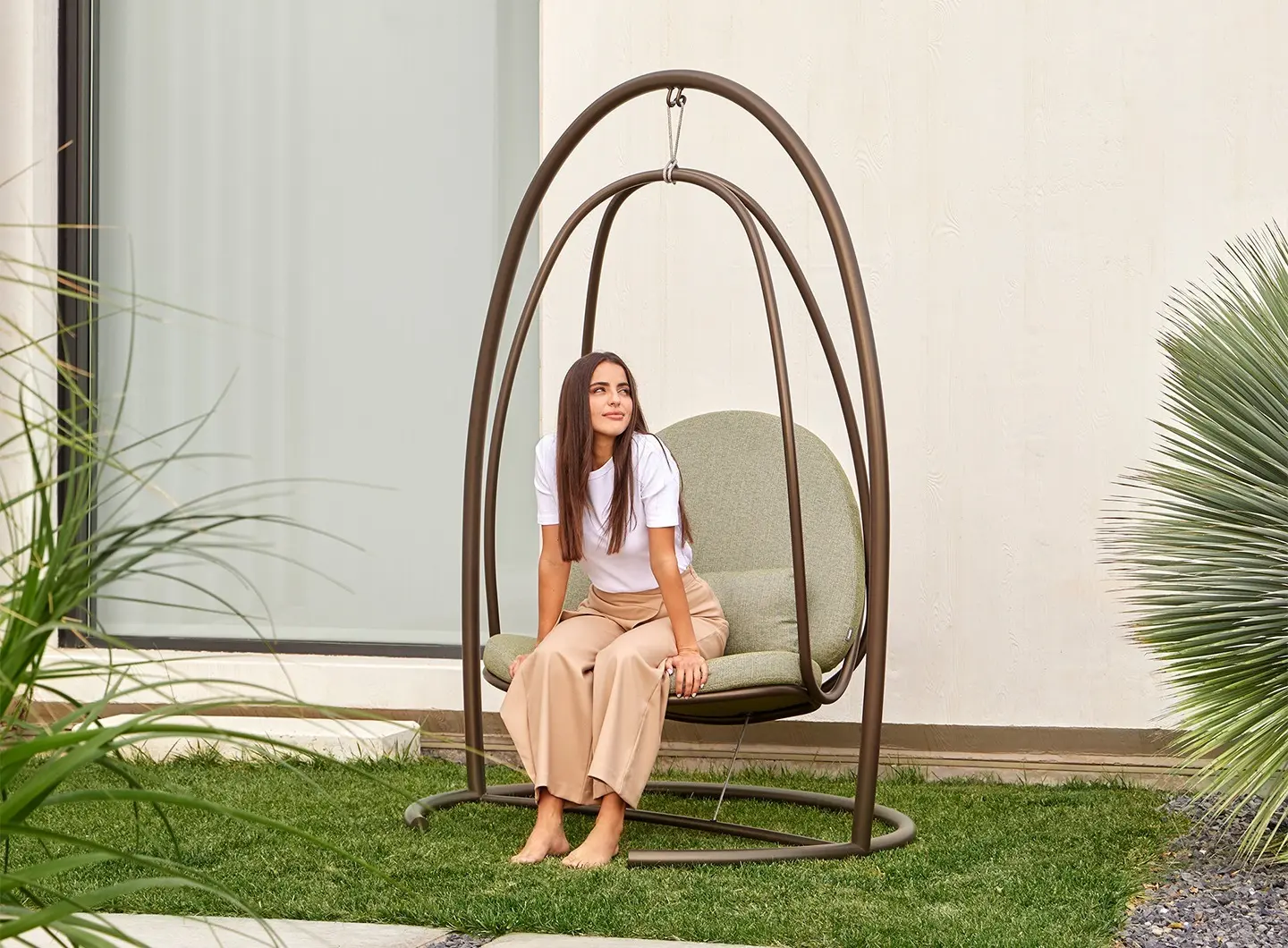 Niu swing chair by Musola