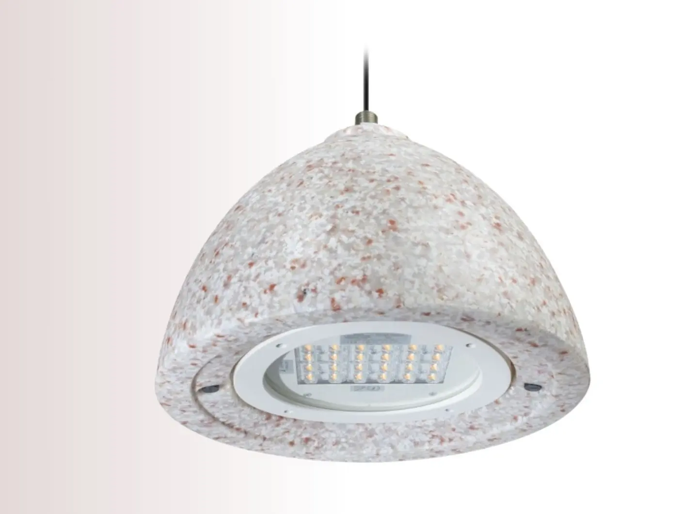 Dettaglio lampada Lorelux® in plastica riciclata – modello Vieste