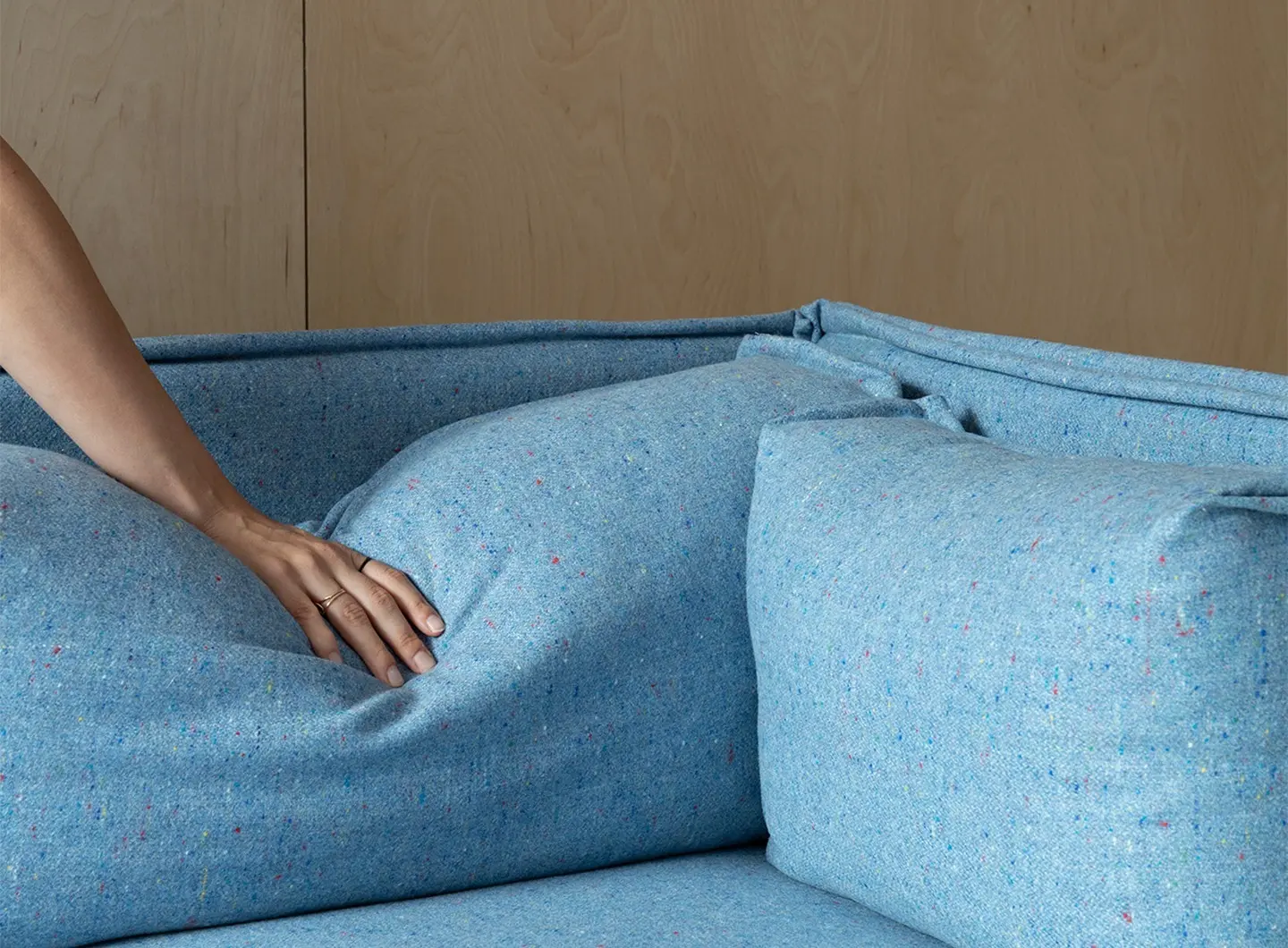 ASKIA - Ripple Sofa Detail 1