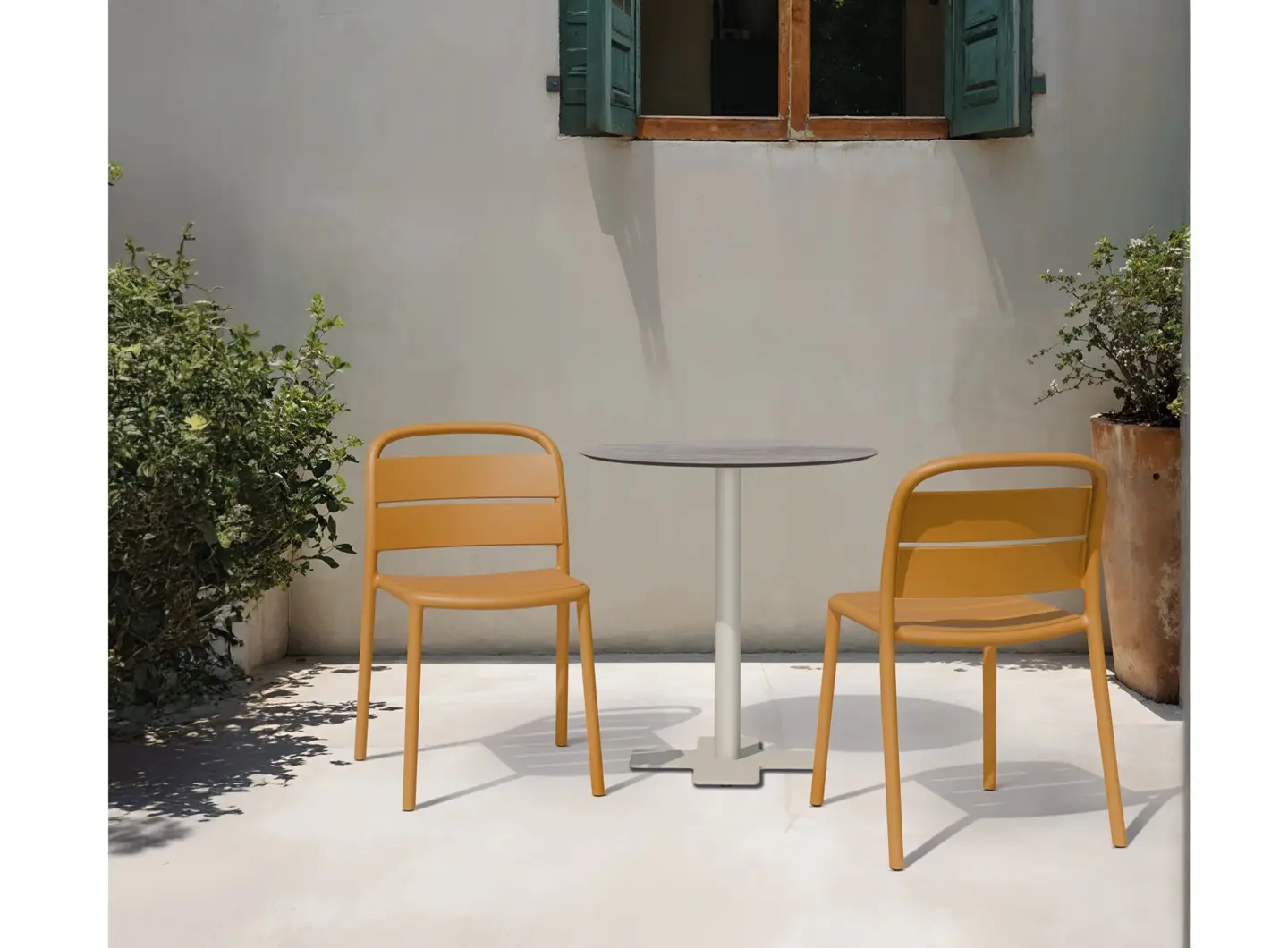1440x1060_balat_yellow_chair_new_outdoor.jpg