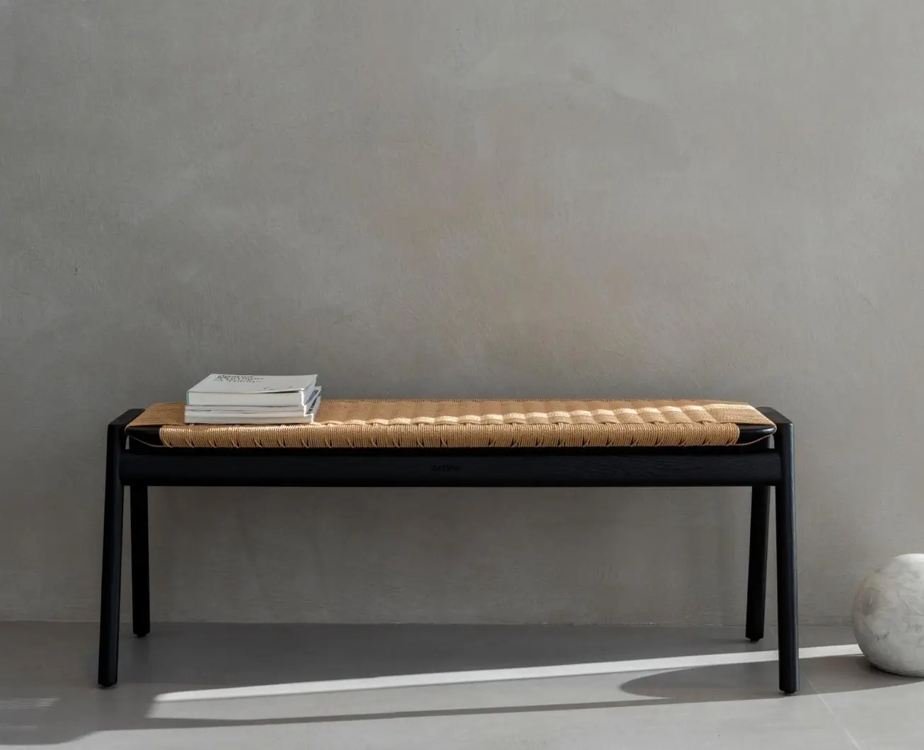 bench_klupa_120x45_oak_lacquer_black_danish_cord_beige_1_1_gazzda.jpg
