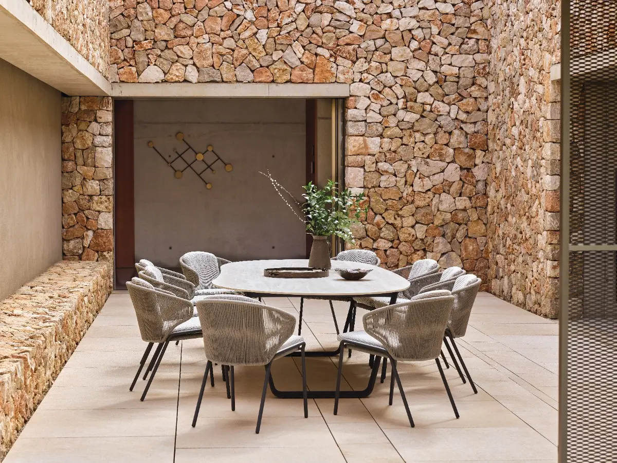 Air Organic Dining Table