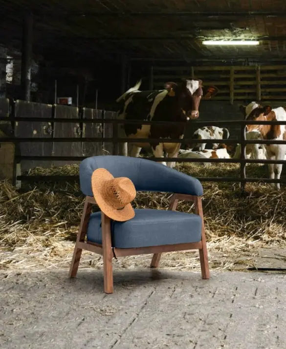 Casual Vee chair