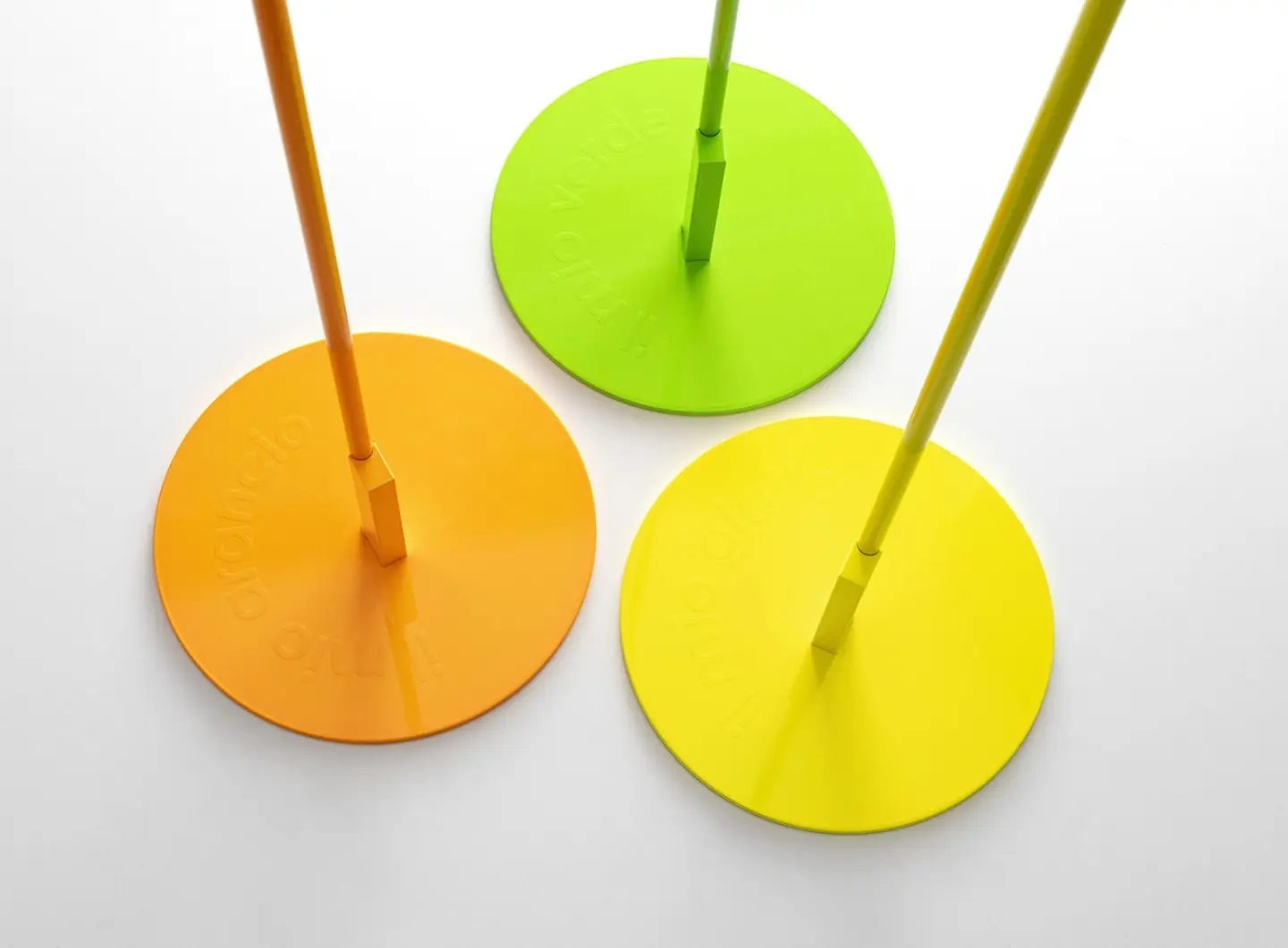 noidrop_10_14_20_t16_ph_glossy_fluo_giallo_arancio_verde_dettaglio_base_tecnica_Sessione_studio_98231.jpg