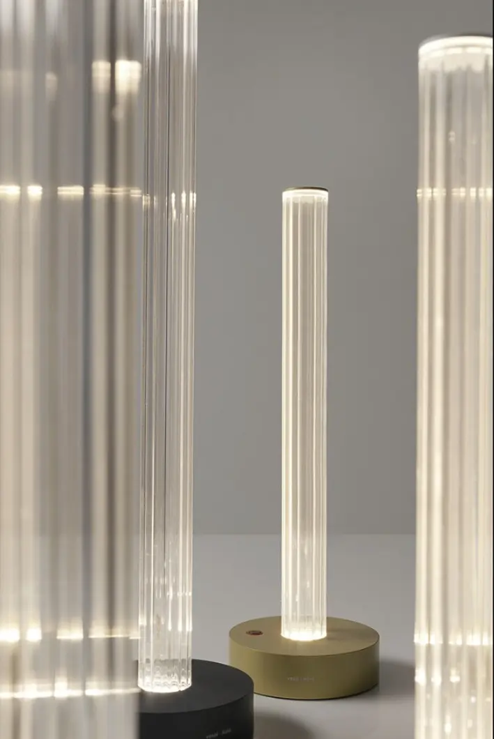 hailoviu_30_40_lp_nero_ottone_ambiente_Sessione_studio_100580.jpg