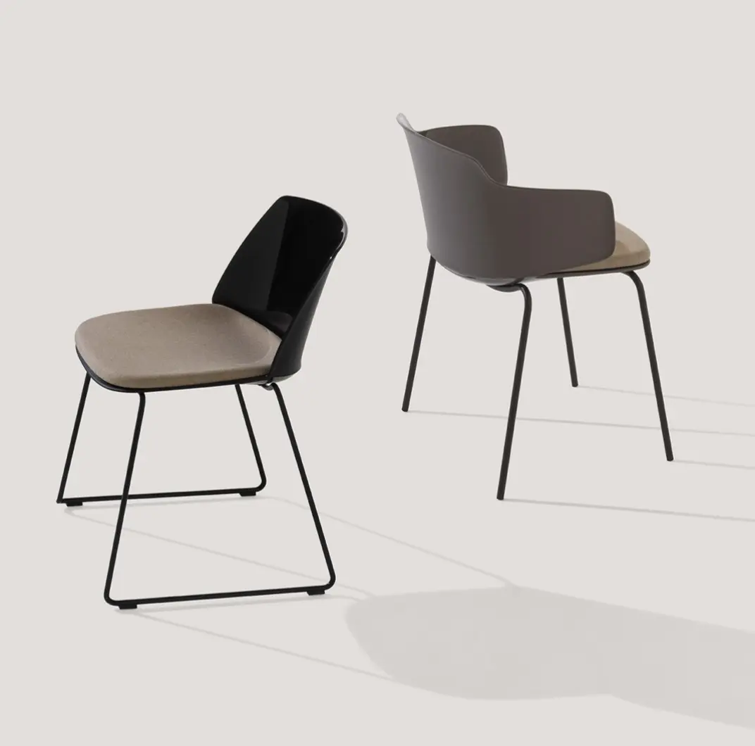 et_al_chair_classy.jpg