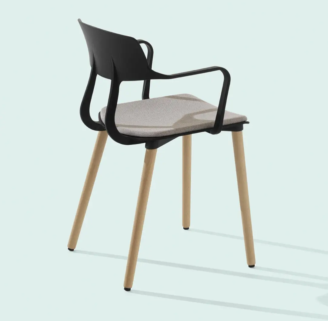 et_al_snap_chair.jpg