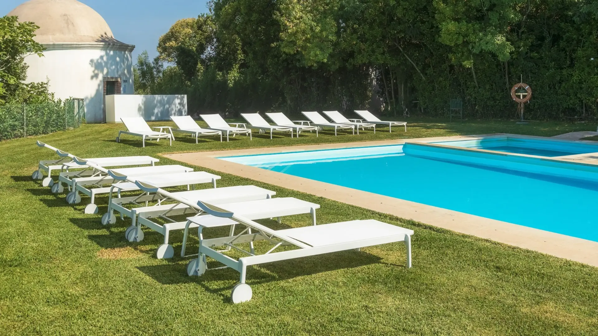 New LAGO sun lounger
