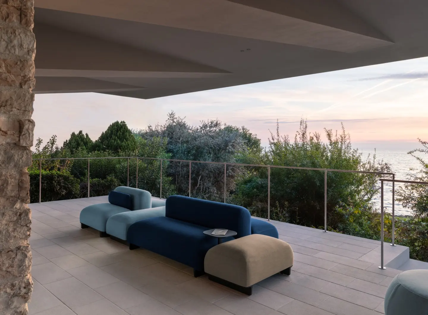 Arper_Ralik_Outdoor_1.jpg