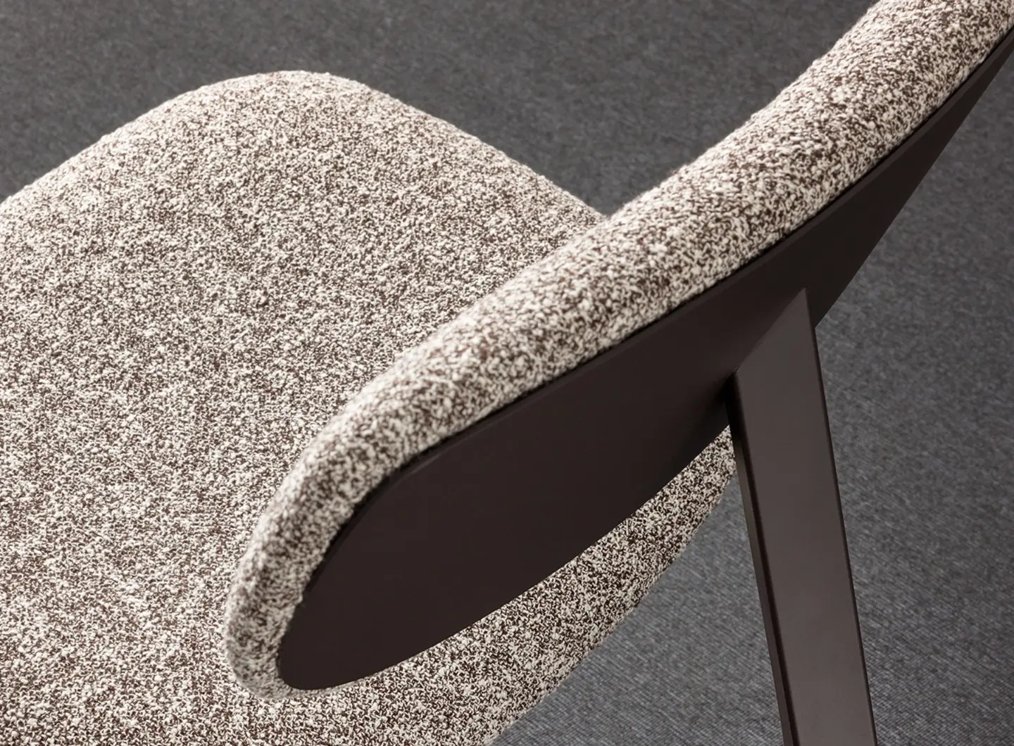 Typo Lounge & Ottoman, design AMDL CIRCLE