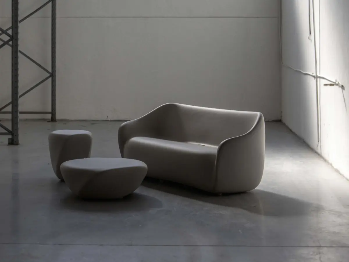 REBORN_SOFA___REBORN_TABLE___SLIDE_SHOOTING__1.2_.jpg
