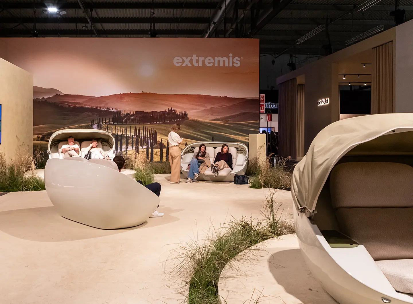 veduta stand Extremis al Salone del Mobile.MIlano 2025