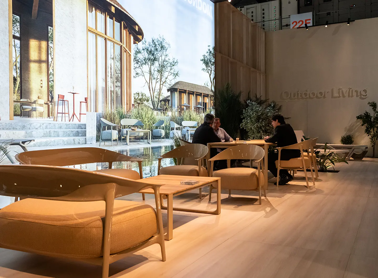 veduta stand Vondom al Salone del Mobile.MIlano 2025