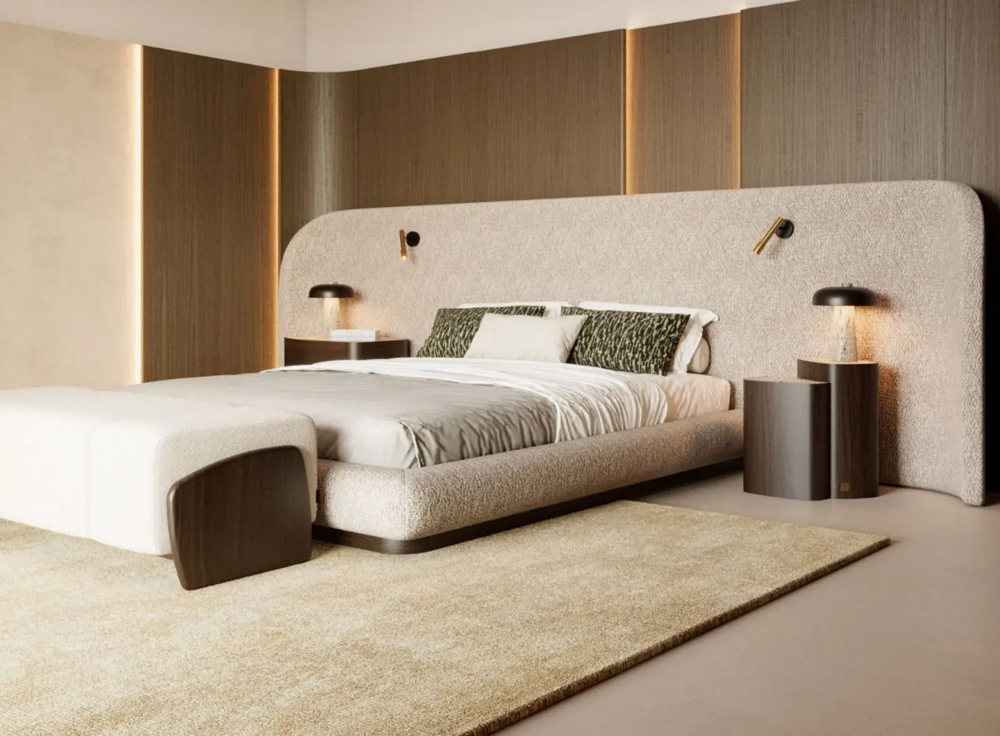 Il Tavolino di servizio Dolomites è mostrato accanto a un letto come un comodino arrotondato dalla forma organica e morbida in una tonalità marrone tenue, abbinato a una lampada coordinata e posizionato davanti a una parete con doghe verticali illuminate da luce calda integrata.