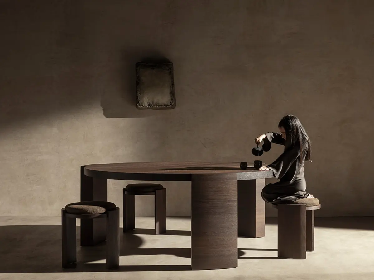 Hiku dinner - handcrafted in hand-brushed smoked oak