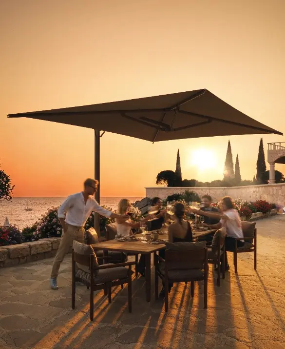 Aurelis cantilever umbrella