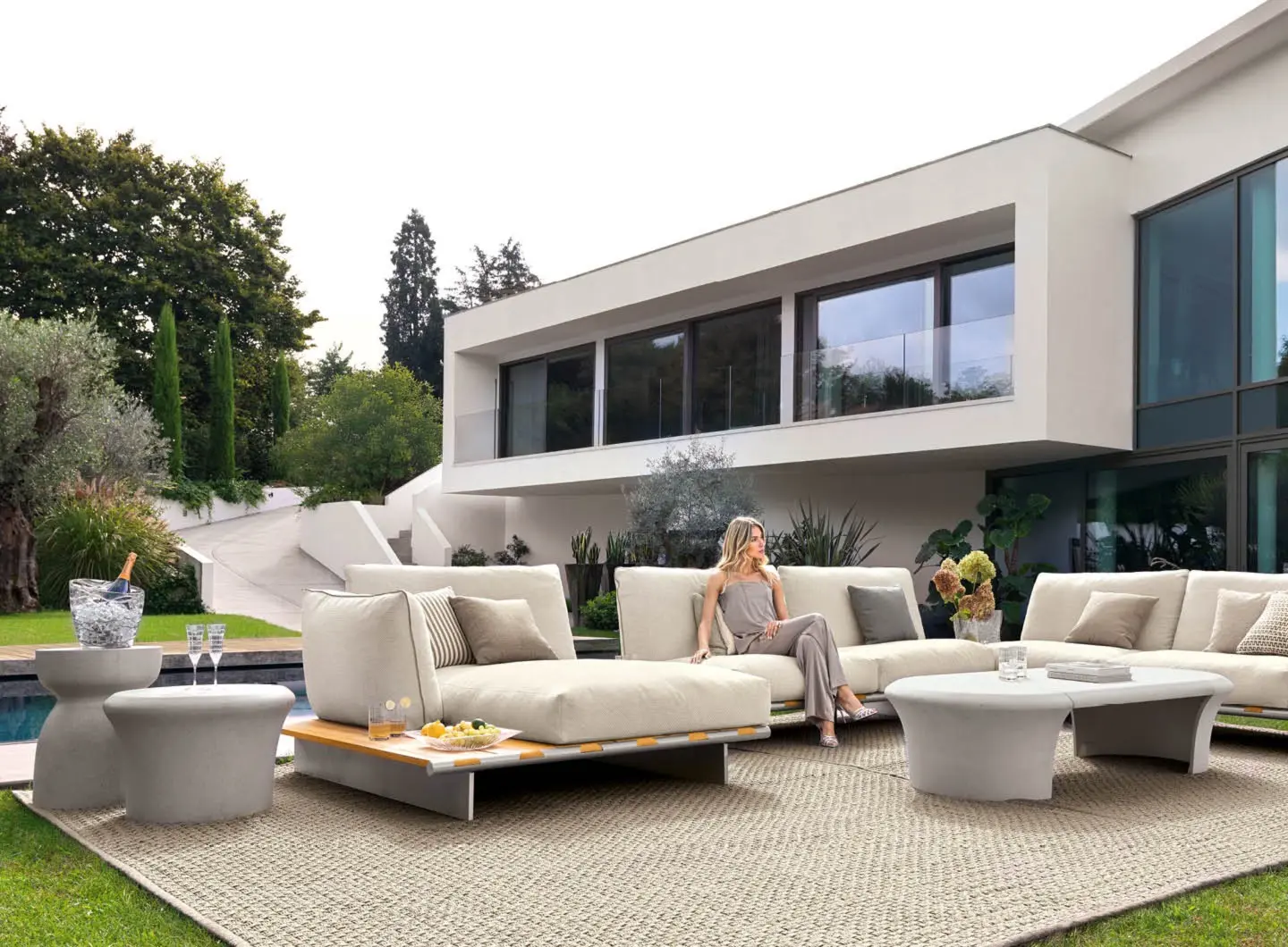 Concrete_cocktail_table_sahara6.jpg