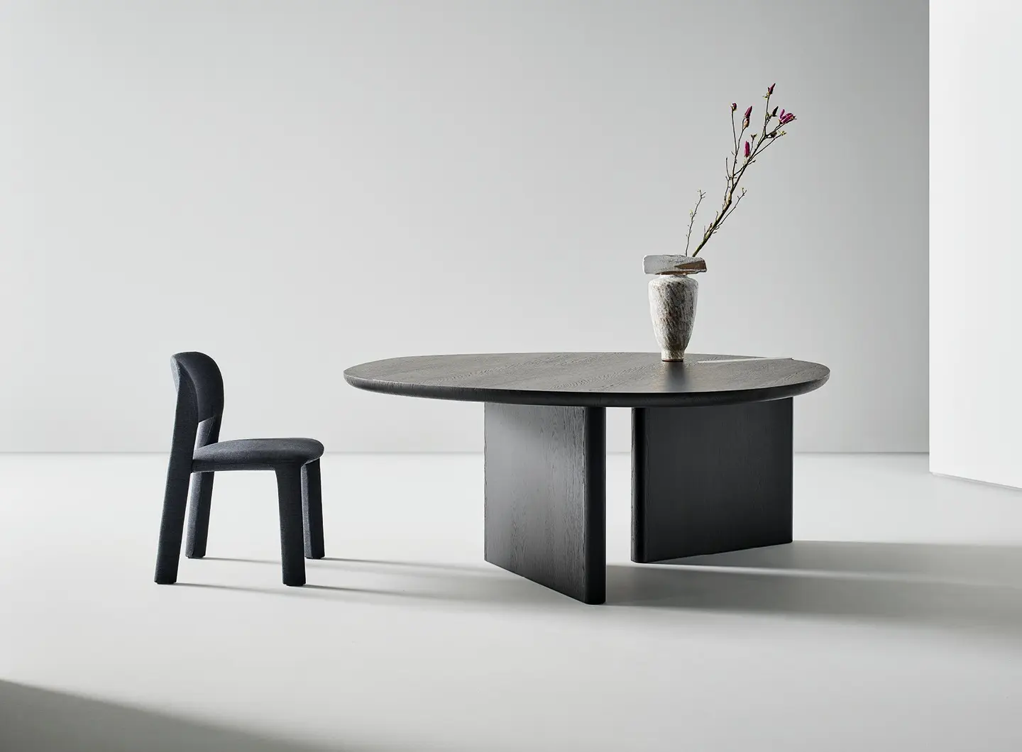 bonaldo_salone_26_fotogallery_1440x1060_flatirontableround.jpg