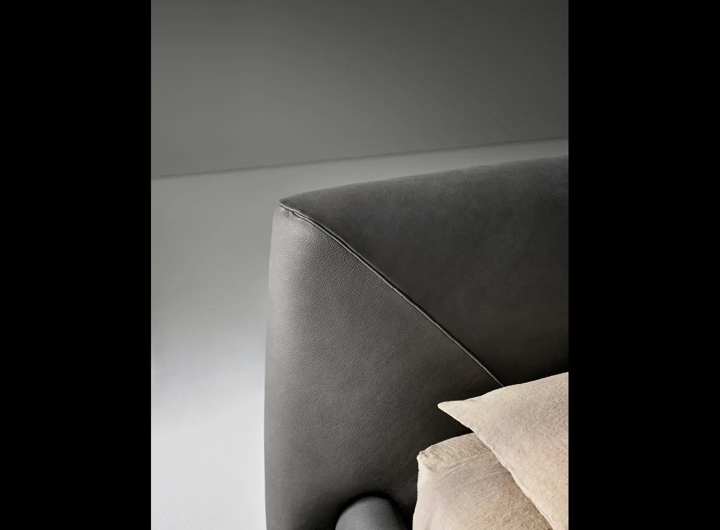 bonaldo_salone_26_fotogallery_1440x1060_holden_04.jpg