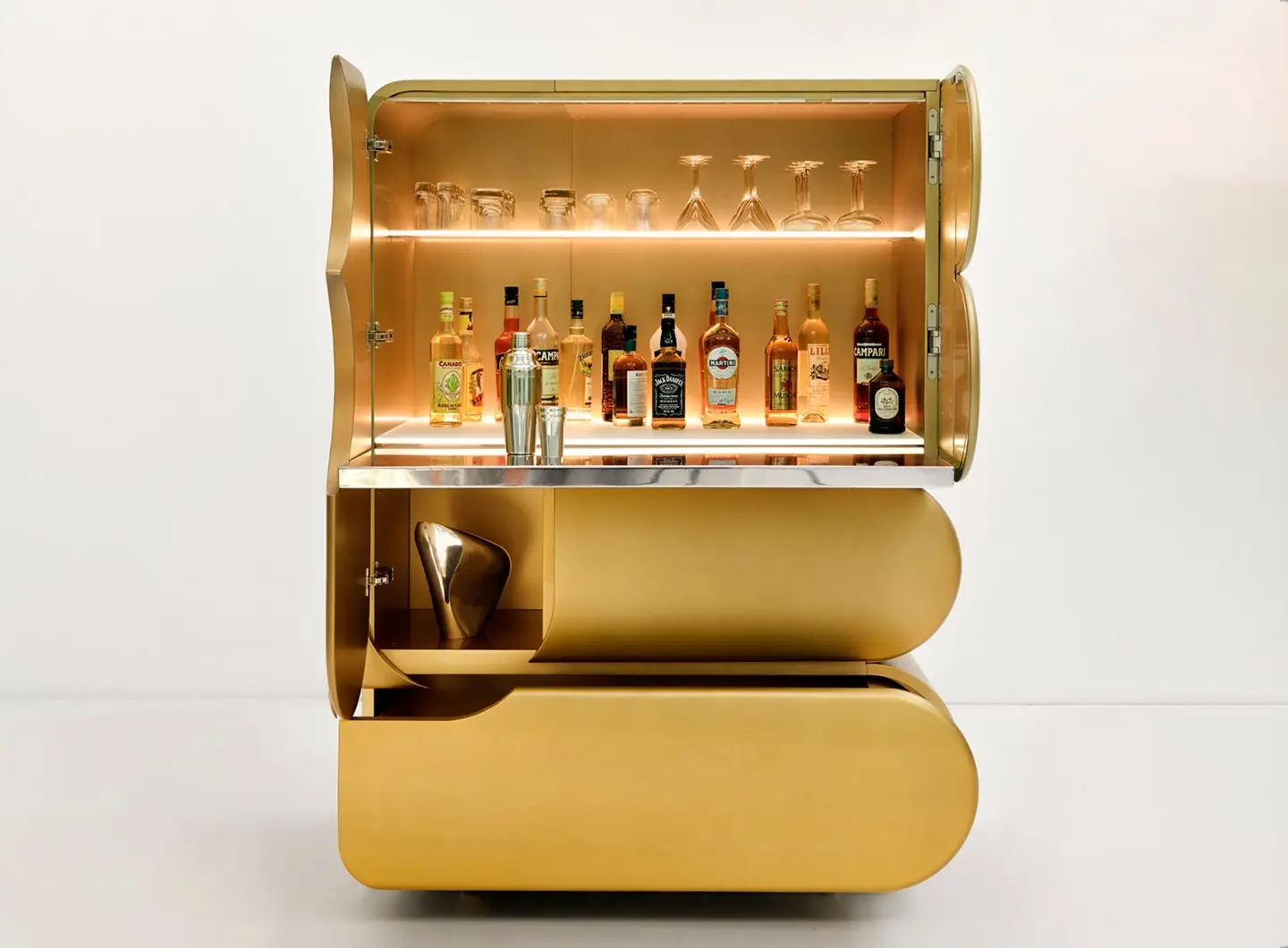 5_Xavier_Lust___The_Alchemist_Bar___Ph_Nicolas_Schimp__rec_1440.jpg