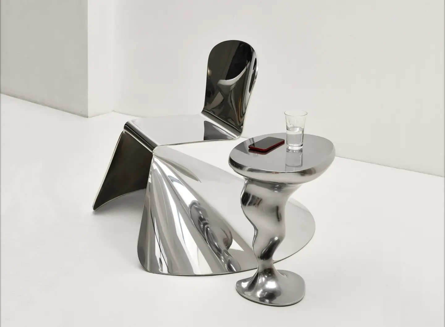 Xavier_Lust___Smoke_Table___ph_Nicolas_Schimp__14___1440.jpg