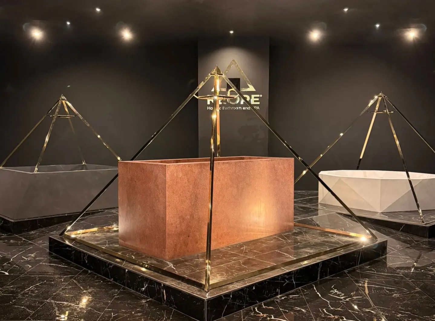 Keope_stand_salone_del_mobile_di_Milano.jpg