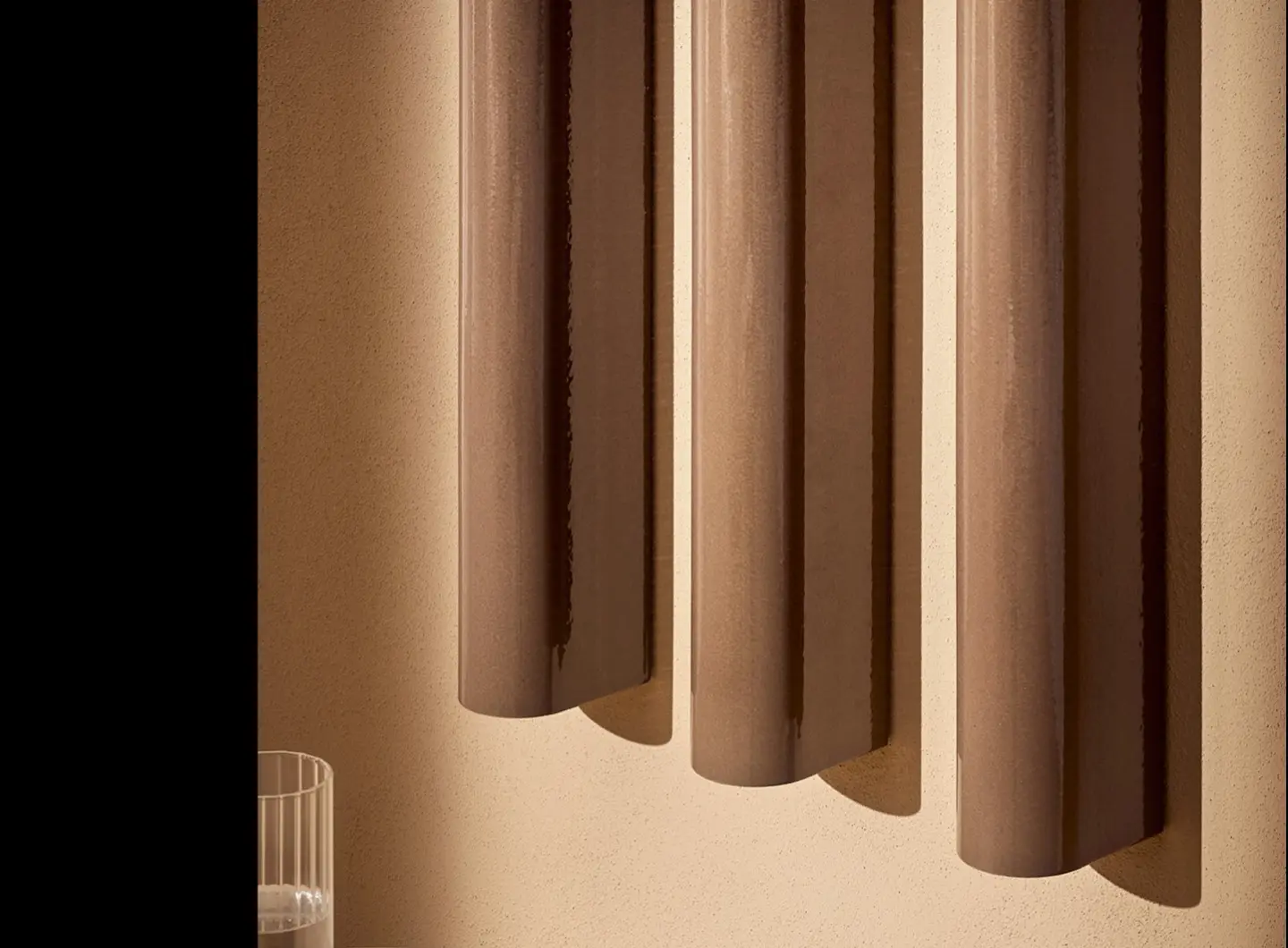 TUBES_TERRE_Ph_Omar_Sartor_Marrone_Corteccia_LR.jpg