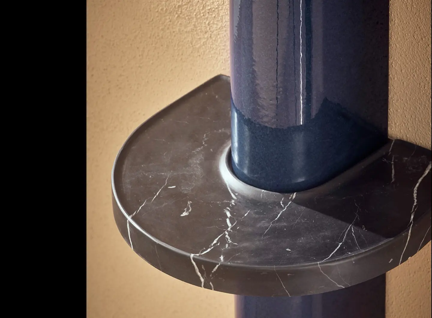 TUBES__Mensola_TERRE_Marmo_Nero_Marquina_Ph_Omar_Sartor_LR_02.jpg