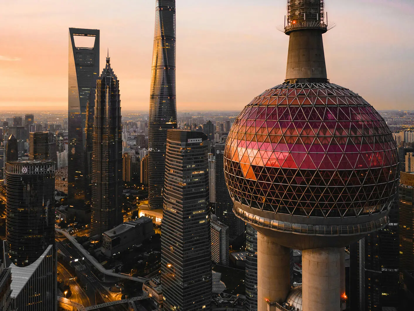 oriental-pearl-tower-CREDIT-Yifan-Cong