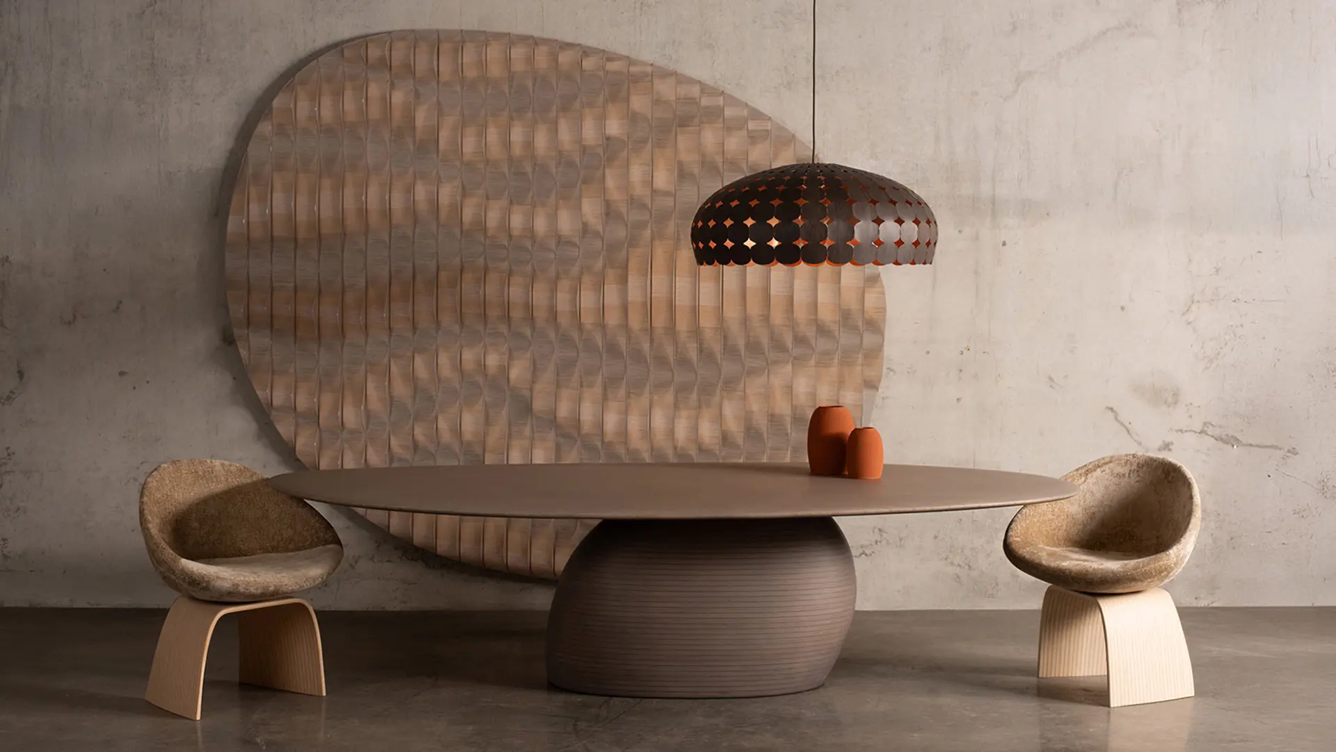 Collezione Carved Landscapes, Ovo Chair, Toko Table, Majo Lamp, Piegatto
